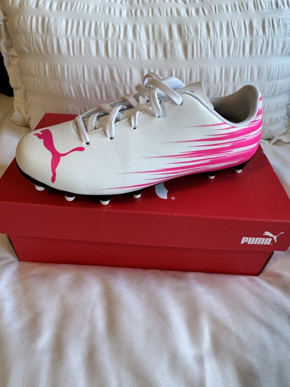 PUMA Attacanto II FG/AG Jr Soccer Cleats Youth Size 3 White Pink NIB